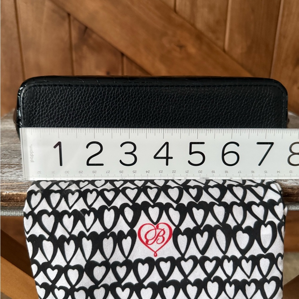 đź–¤Brighton Bellissimo Heart Large Black Leather Cosmetic Bag. - Picture 4 of 9